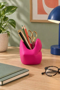 Lip Shaped Organizer – Stylish Desk & Vanity Holder 15