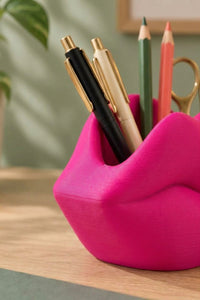 Lip Shaped Organizer – Stylish Desk & Vanity Holder 16