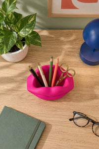 Lip Shaped Organizer – Stylish Desk & Vanity Holder 17