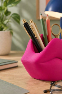 Lip Shaped Organizer – Stylish Desk & Vanity Holder 18