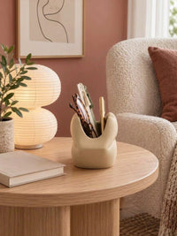 Lip Shaped Organizer – Stylish Desk & Vanity Holder 9
