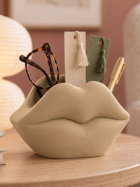 Lip Shaped Organizer – Stylish Desk & Vanity Holder 12